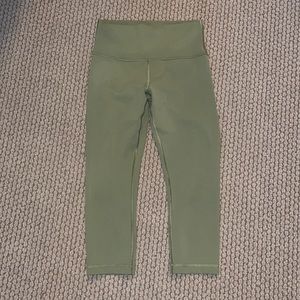 Lululemon Wunder Train crop leggings
